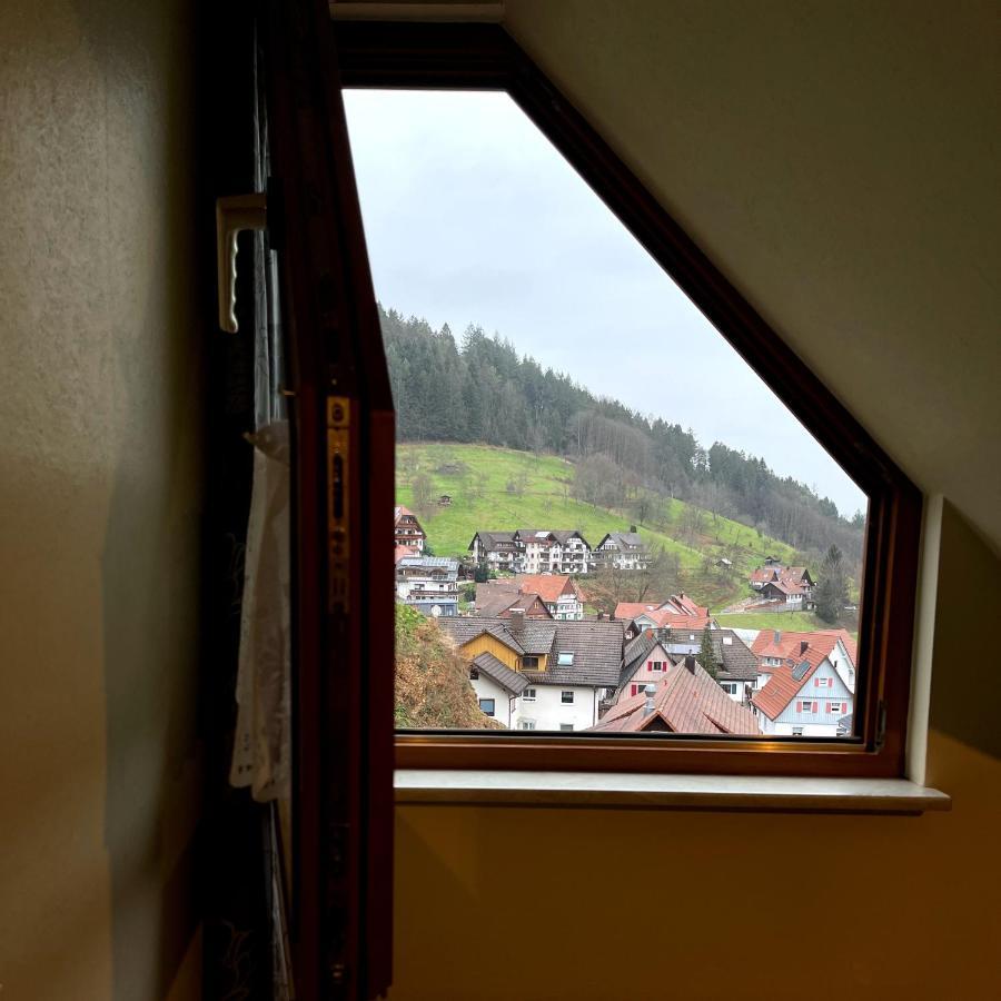 Ottenhofen im Schwarzwald Einzigartiges Apartment, Mitten In Der Natur מראה חיצוני תמונה