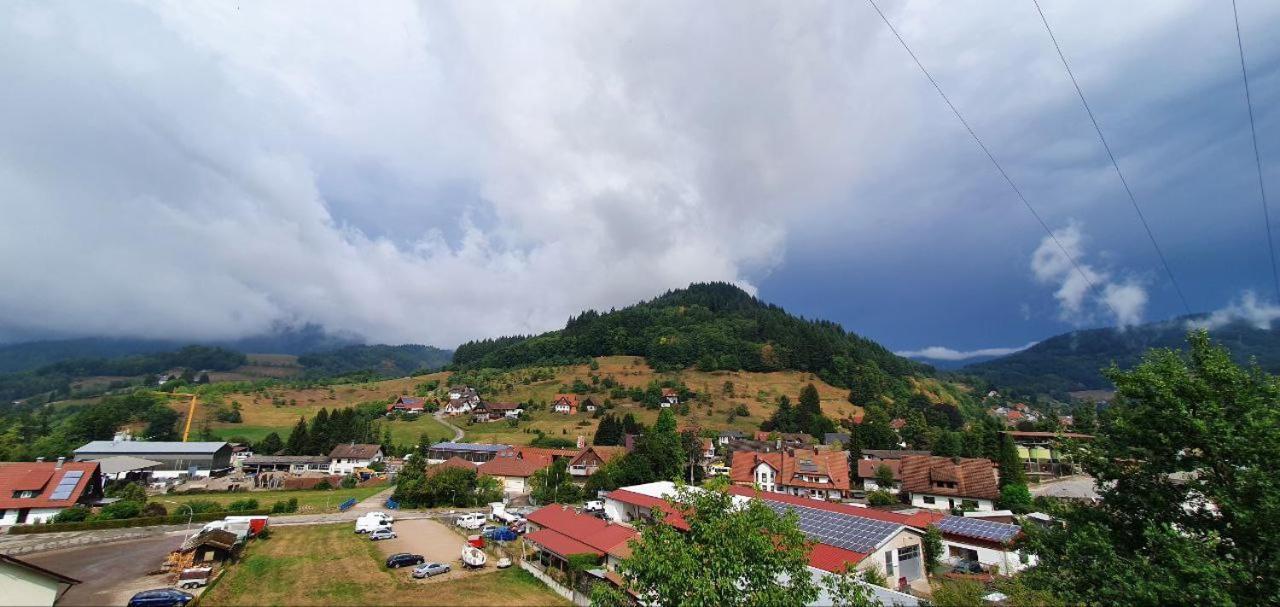 Ottenhofen im Schwarzwald Einzigartiges Apartment, Mitten In Der Natur מראה חיצוני תמונה
